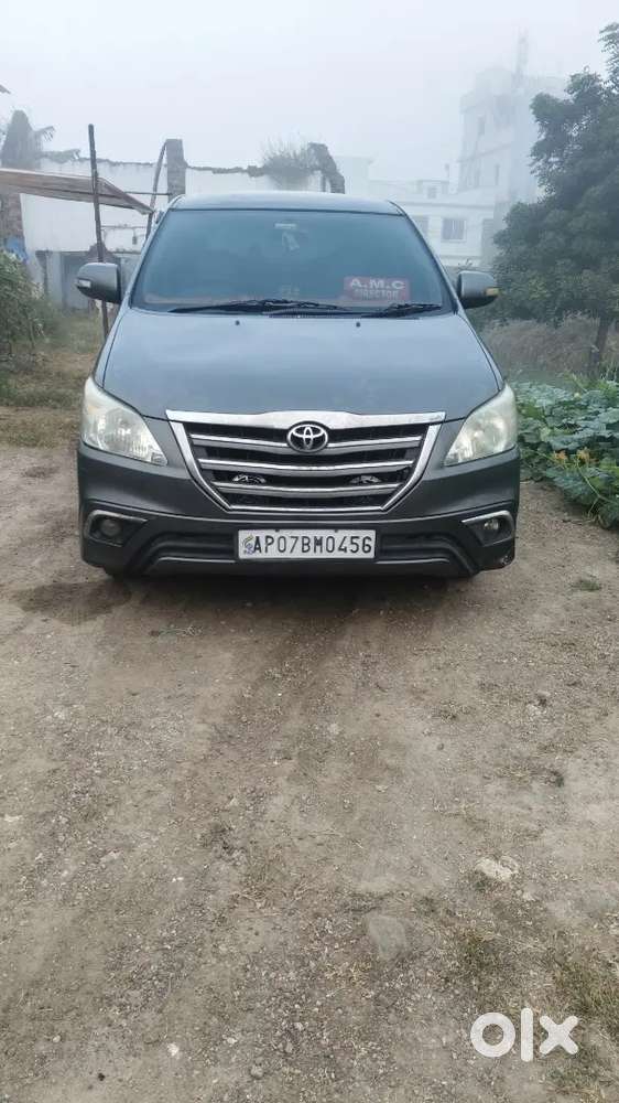 Toyota Innova 2012 Diesel 270000 Km Driven
