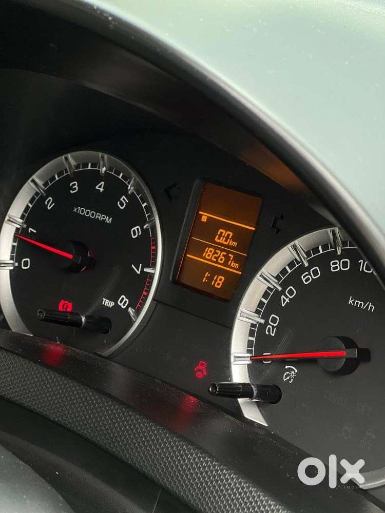 Maruti Suzuki Swift Dzire Vxi Optional, 2014, Petrol