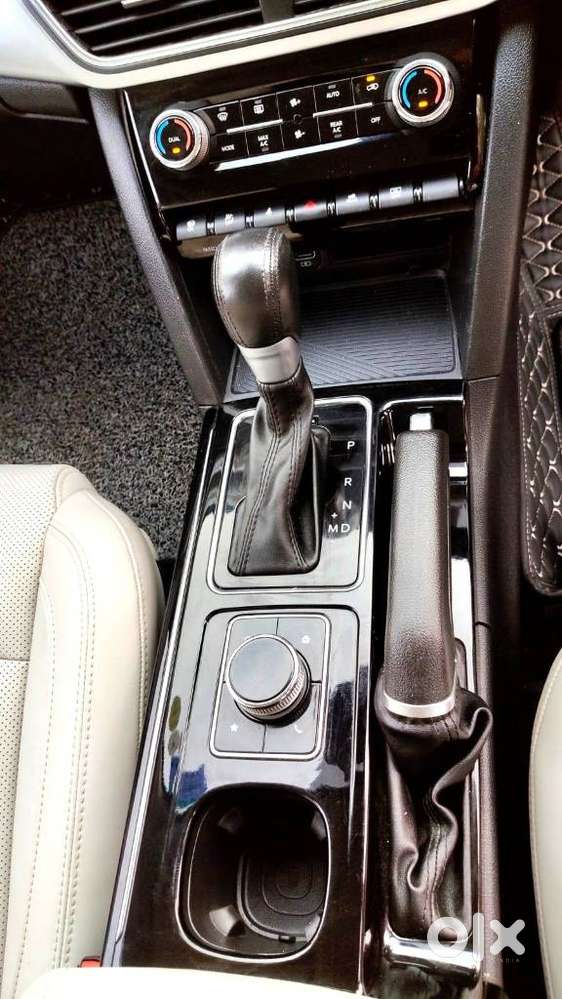 Mahindra Xuv700 2.0 Ax 7 Petrol At Str, 2022, Petrol