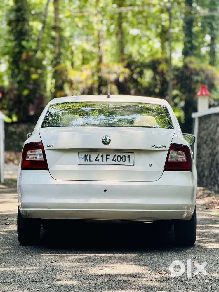 Skoda Rapid 1.6 Mpi At Elegance Plus, 2012, Petrol