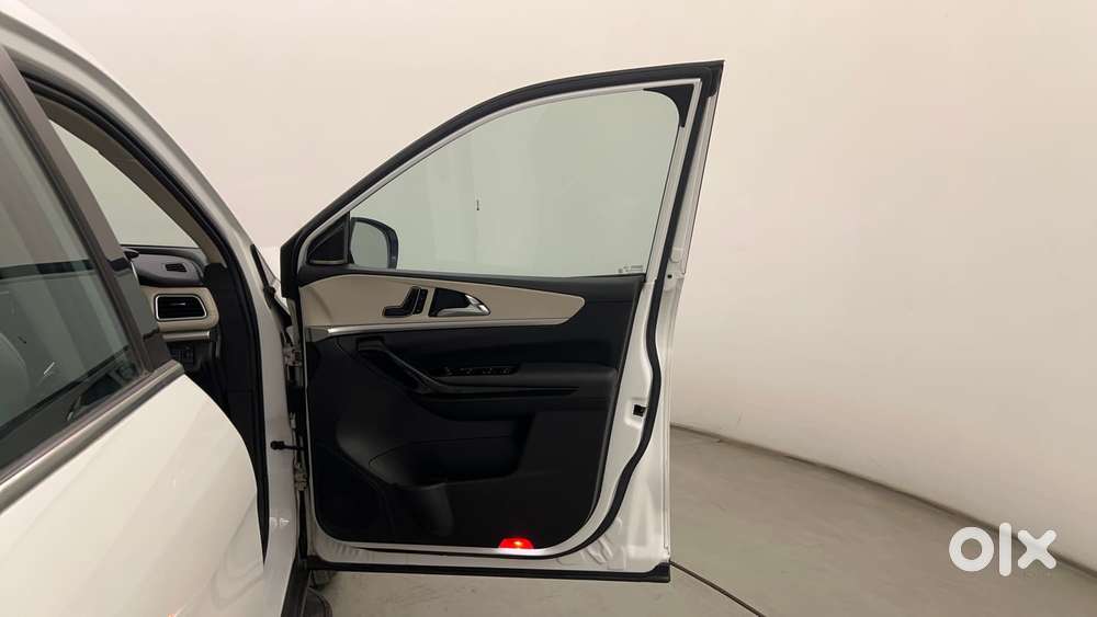 Mahindra Xuv700 2.2 Ax 7 Diesel Mt Str, 2022, Diesel