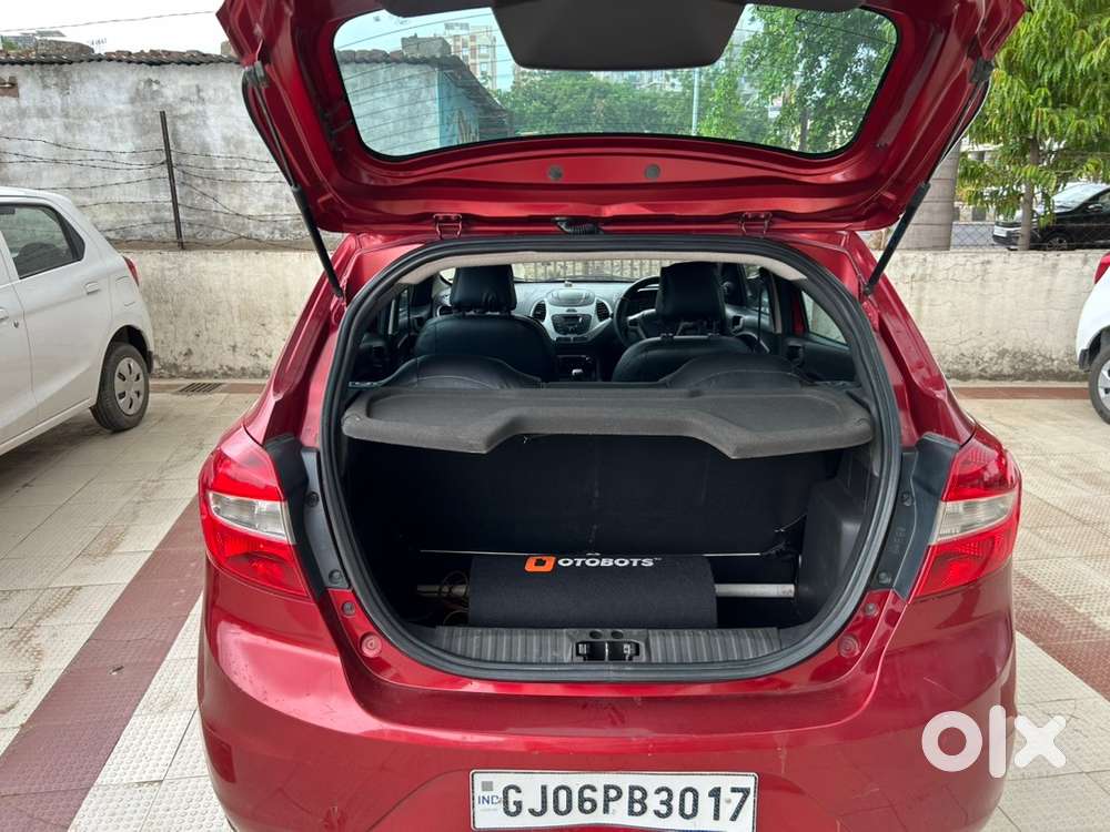 Ford Figo Titanium Blu 2017