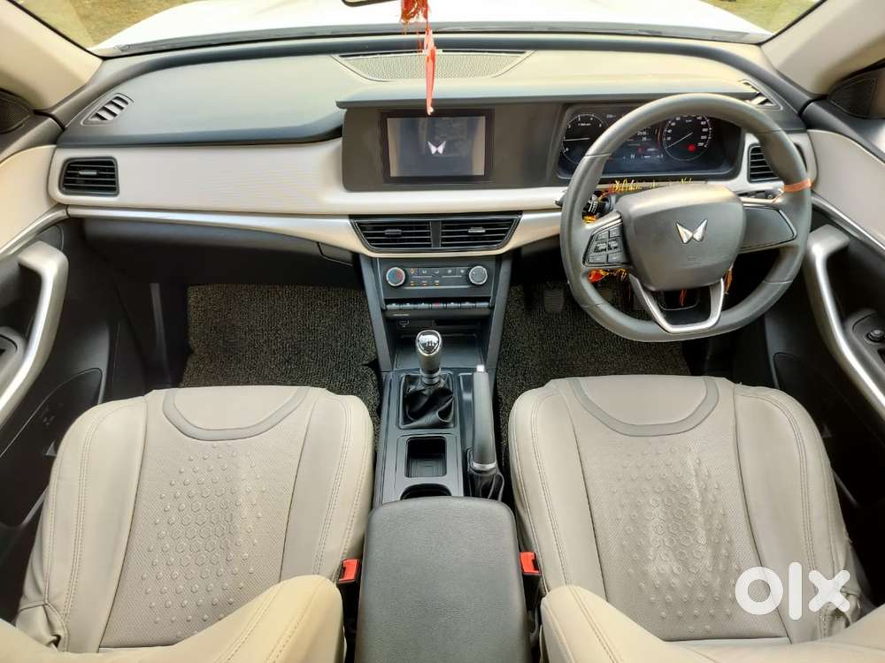 Mahindra Xuv700 2.2 Mx Diesel Mt 5 Str, 2024, Diesel
