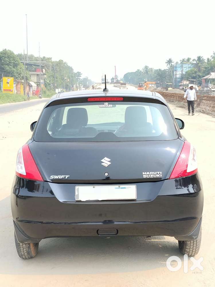 Maruti Suzuki Swift Lxi Option, 2017, Petrol