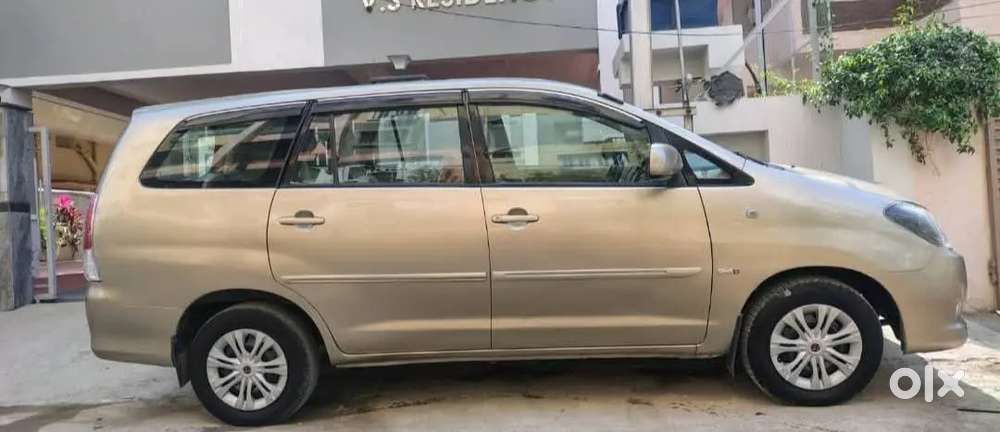 Toyota Innova 2010 Diesel Manual 209000 Km Driven