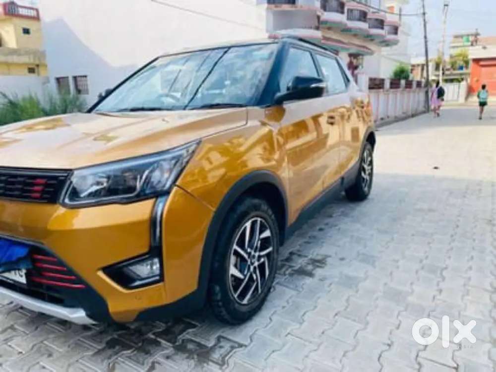 Mahindra Xuv300 W8(o) Turbo Engine 2024 Dual Tone