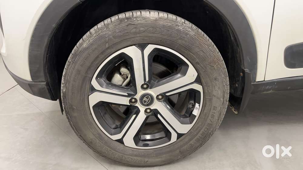 Tata Nexon Xz Plus (hs), 2022, Petrol