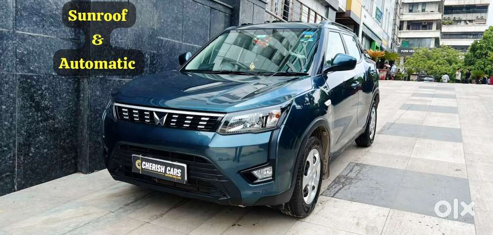 Mahindra Xuv300 1.2 W6 Amt Petrol, 2023, Petrol