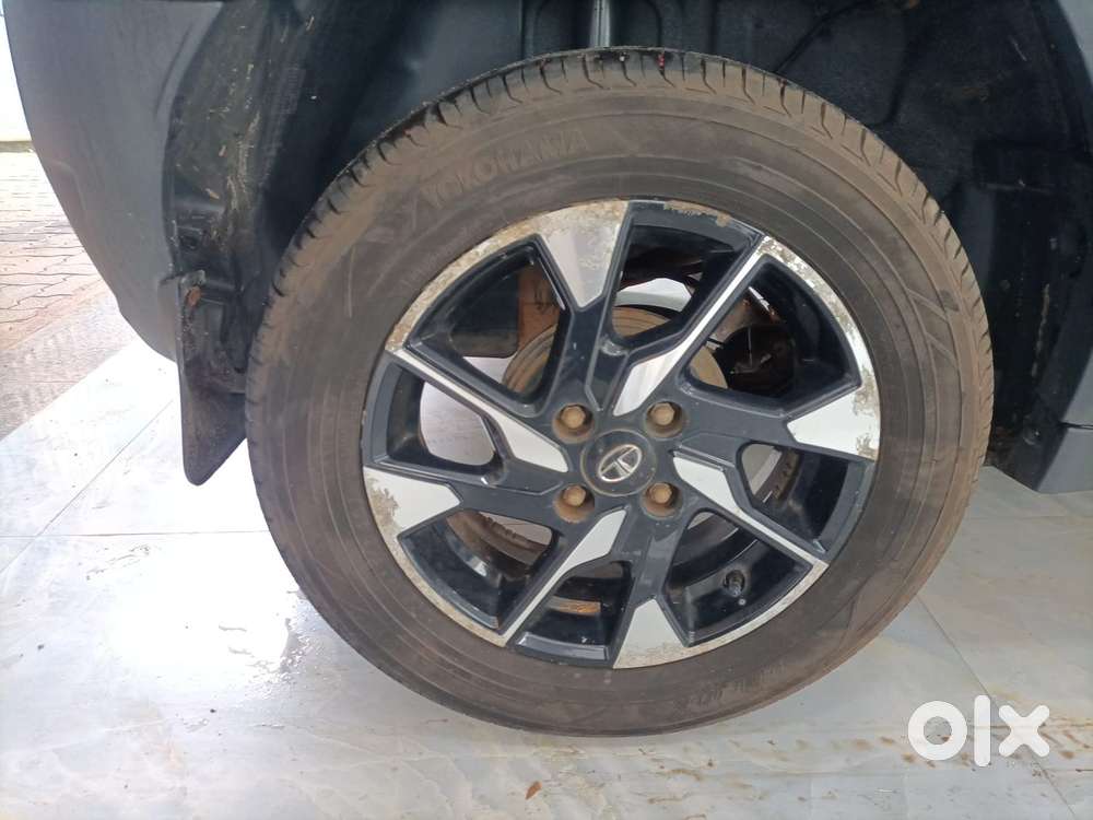 Tata Punch 1.2 Revotron Creative Dual Tone, 2022, Petrol