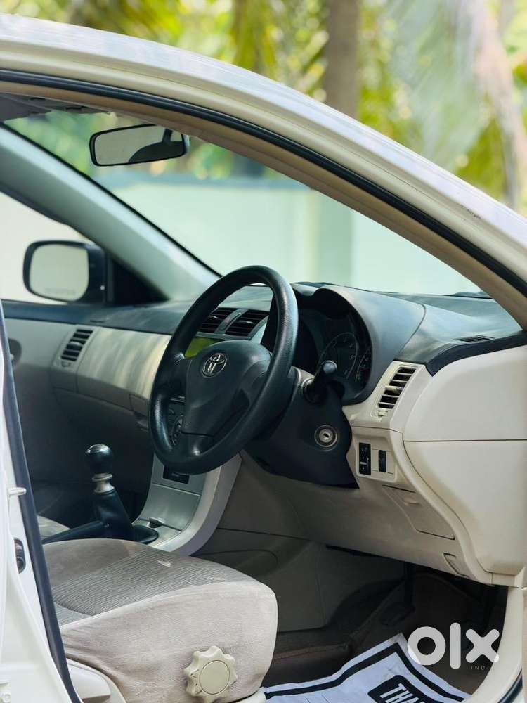 Toyota Corolla Altis 2013 Diesel 85000 Km Driven