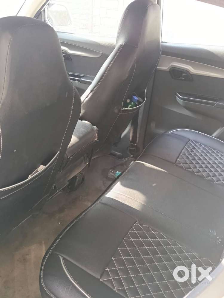Mahindra Kuv 100 (2018)