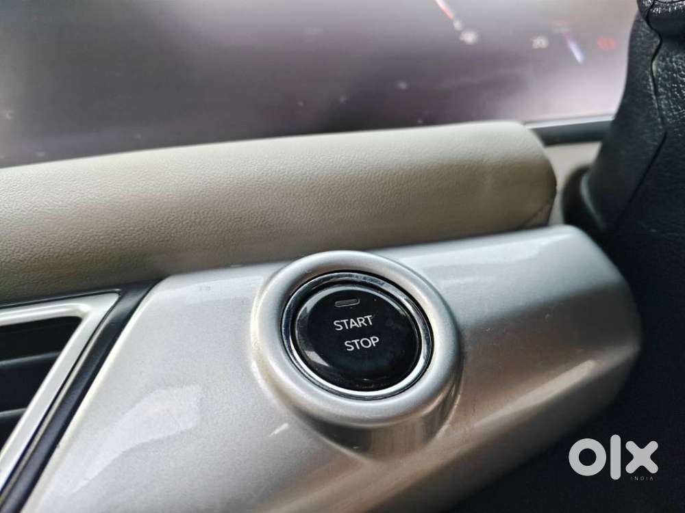 Mahindra Xuv700 2.0 Ax 7 Petrol At Luxury Pack Str, 2023, Petrol