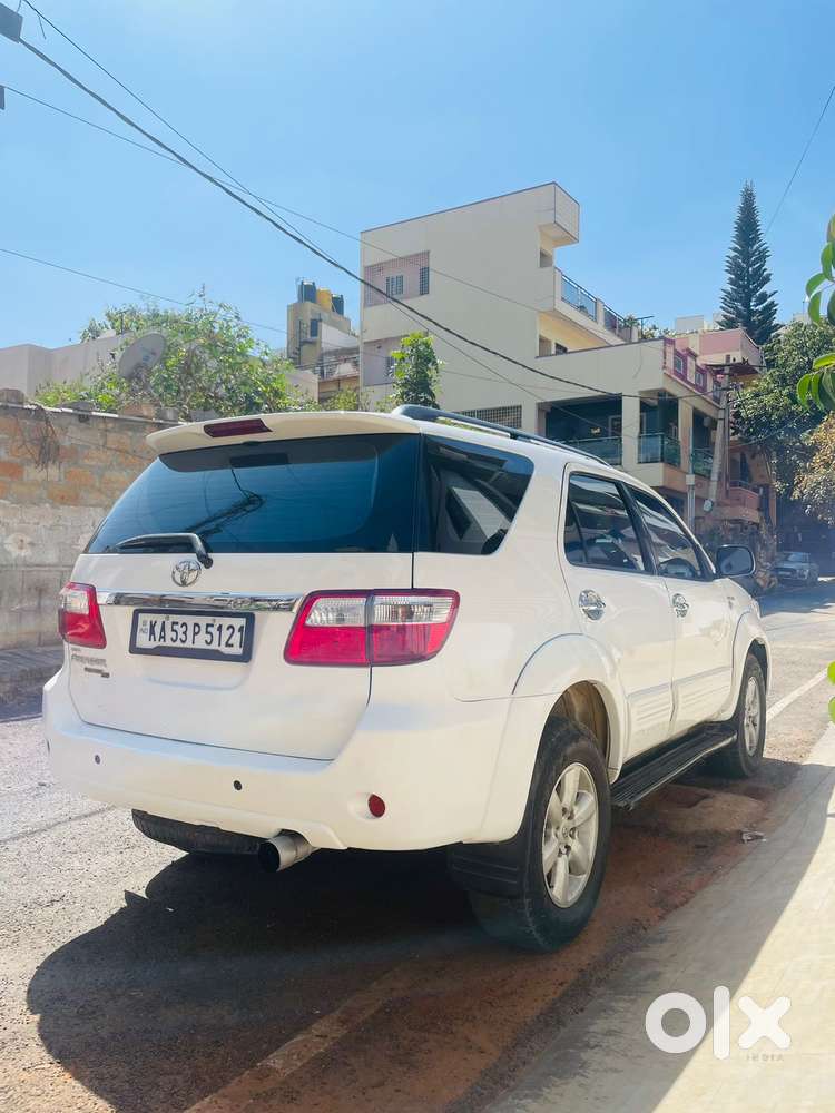 Toyota Fortuner 4x4 Manual Limited Edition, 2010, Diesel