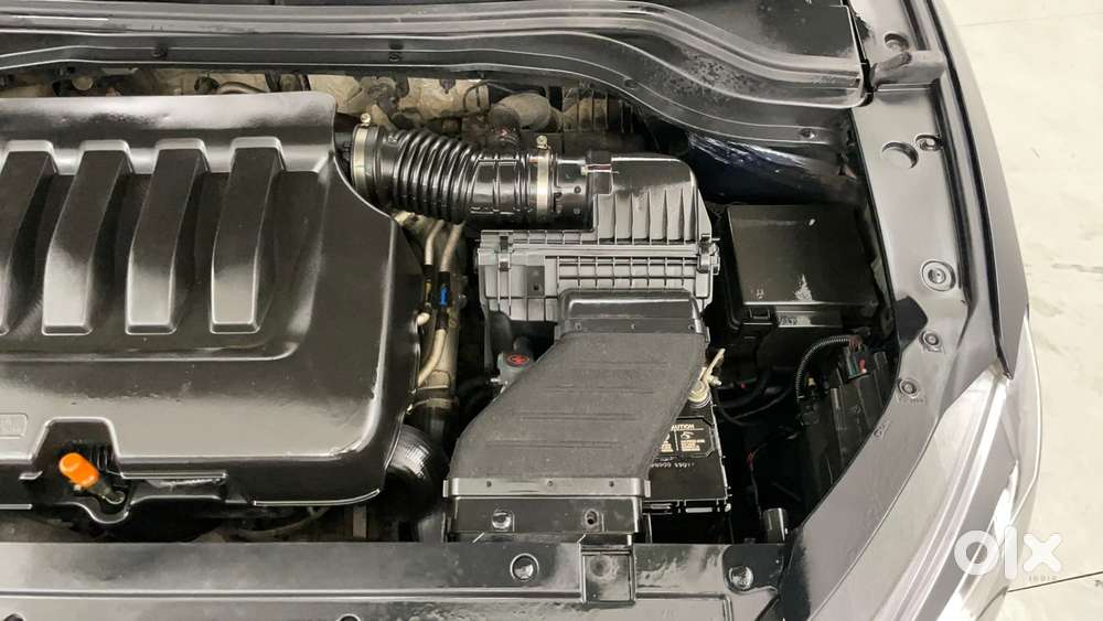 Mahindra Xuv700 2.0 Ax 7 Petrol Mt Str, 2022, Petrol