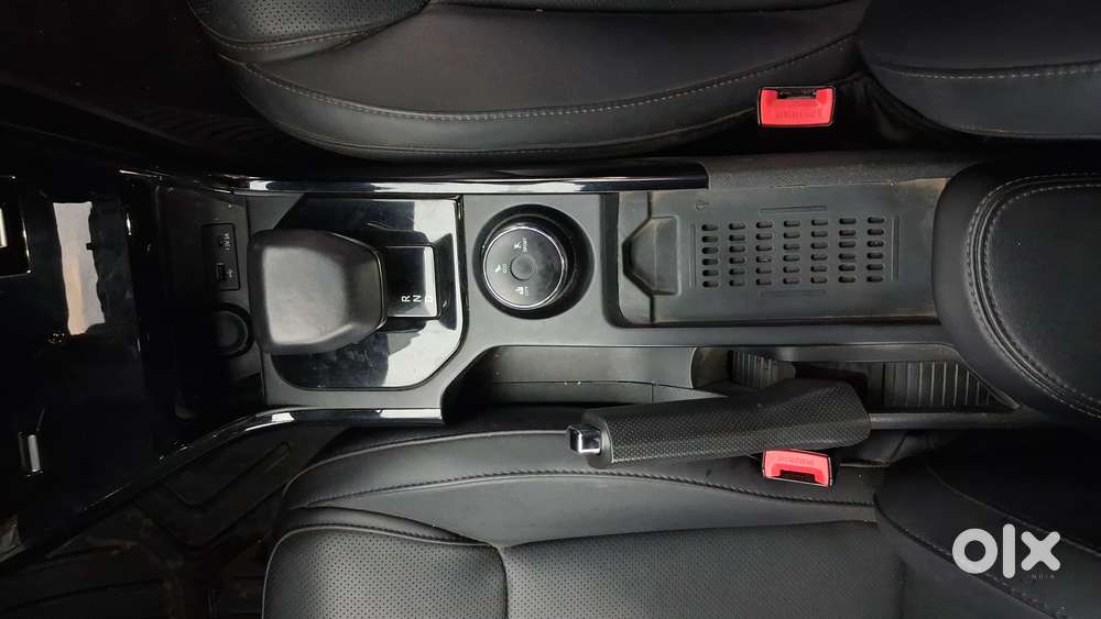 Tata Nexon Fearless Plus S Purple 1.5 Revotorq Diesel 6amt Dual Tone..