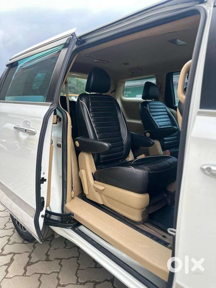 Kia Carnival Premium, 2021, Diesel