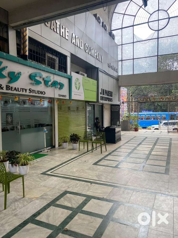 Ground floor office on Rent 20k carpet 250sqft For Rent Shops
