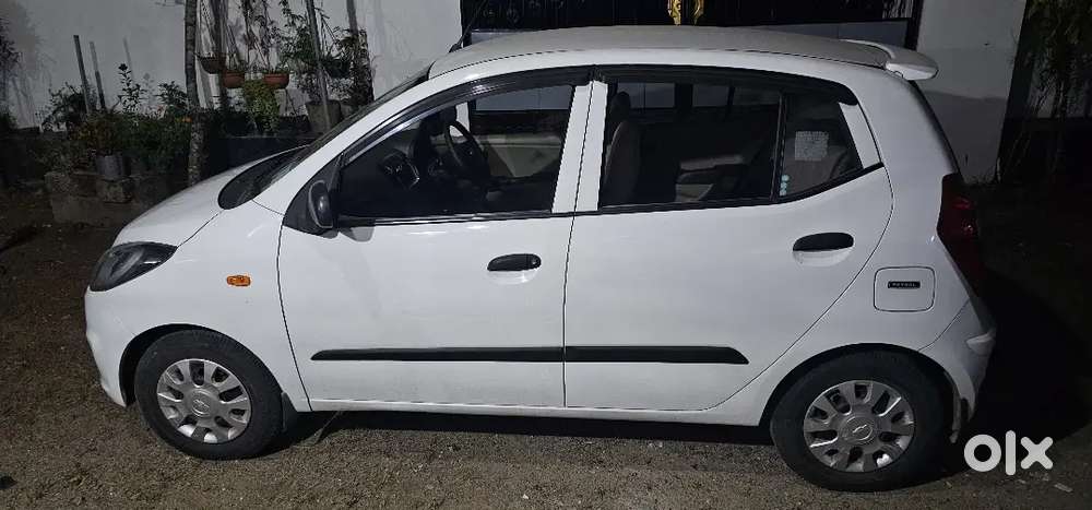 Hyundai I10 2014 Petrol 19300 Km Driven