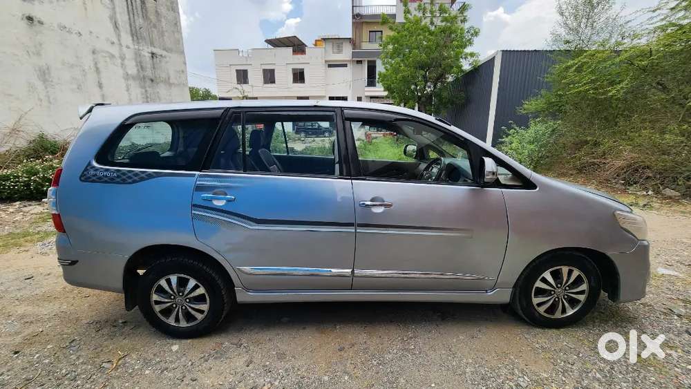Toyota Innova 2015 Diesel Well Maintained.