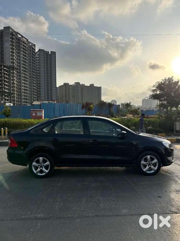 Skoda Rapid 1.5 Elegance 2016. ( Price Negotiable)