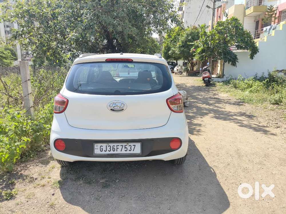 Hyundai I10 Sportz 2018 Km Driven