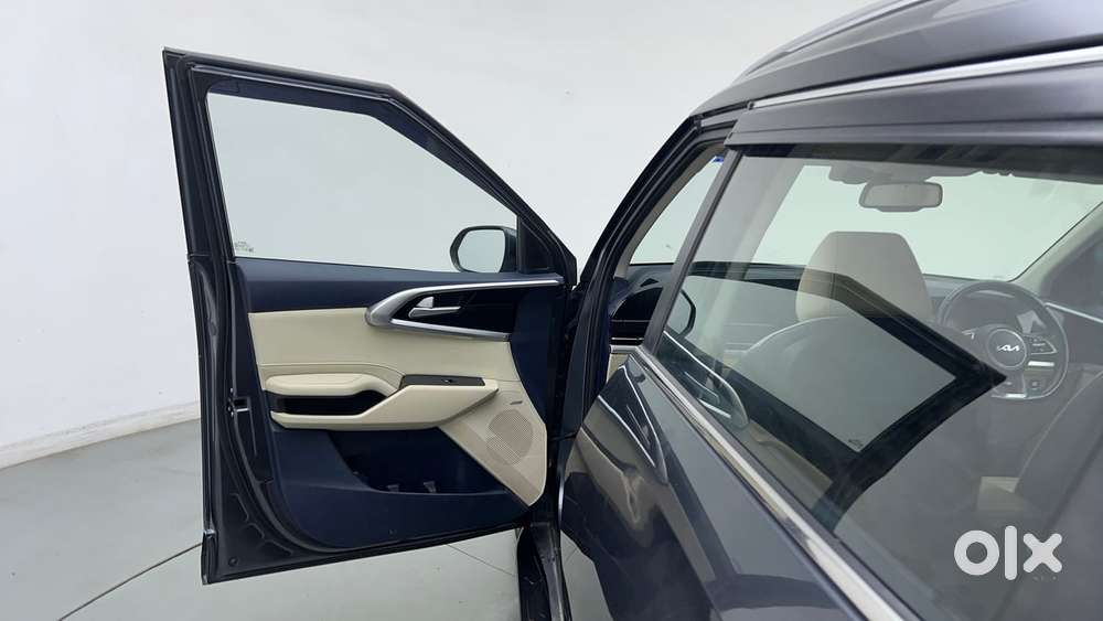 Kia Carens 1.4 Luxury Plus Dct 7 Str, 2022, Petrol
