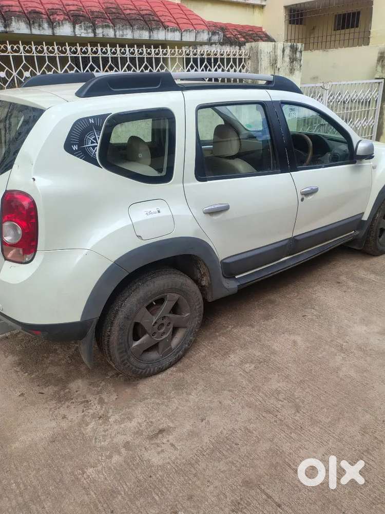 Renault Duster 110 Rxl 6 Gear White 2nd Owner