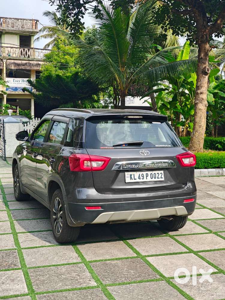 Toyota Urban Cruiser 1.5 Premium Grade Dual Tone At, 2022, Petrol