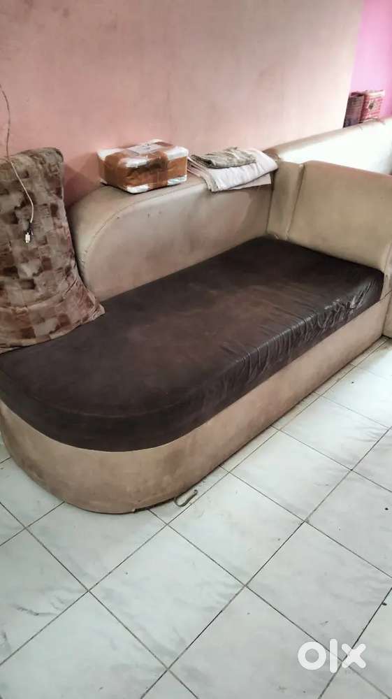 L type sofa cumbed