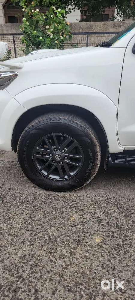 Toyota Fortuner(2013)