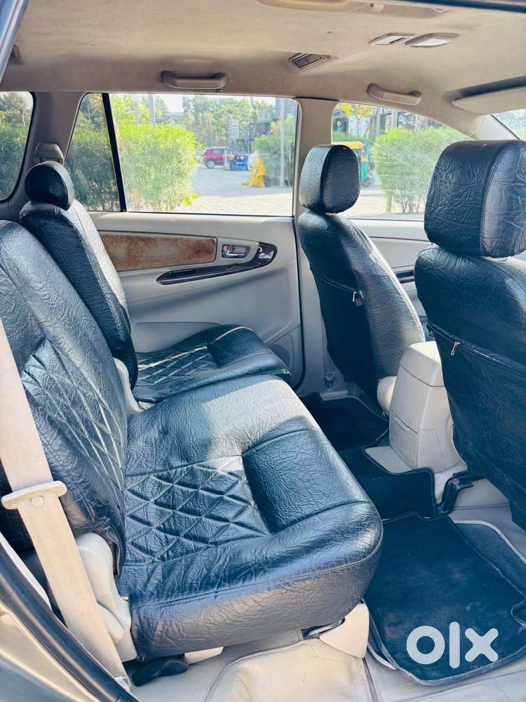 Toyota Innova 2.5 V 7 Str, 2012, Diesel