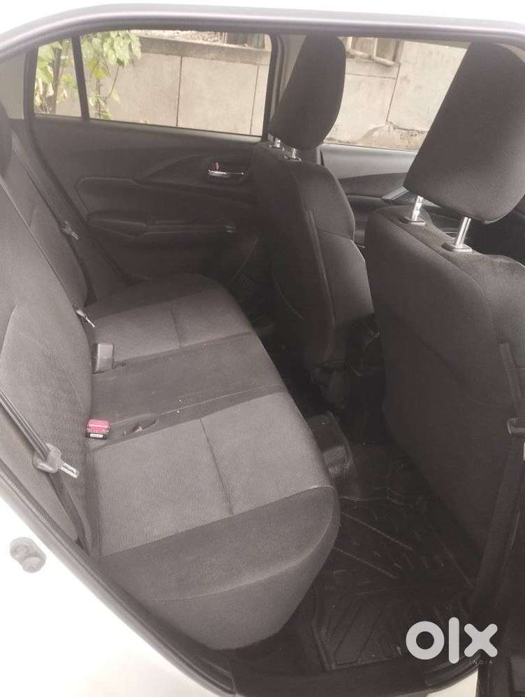 Maruti Suzuki Swift Vxi Optional, 2025, Petrol