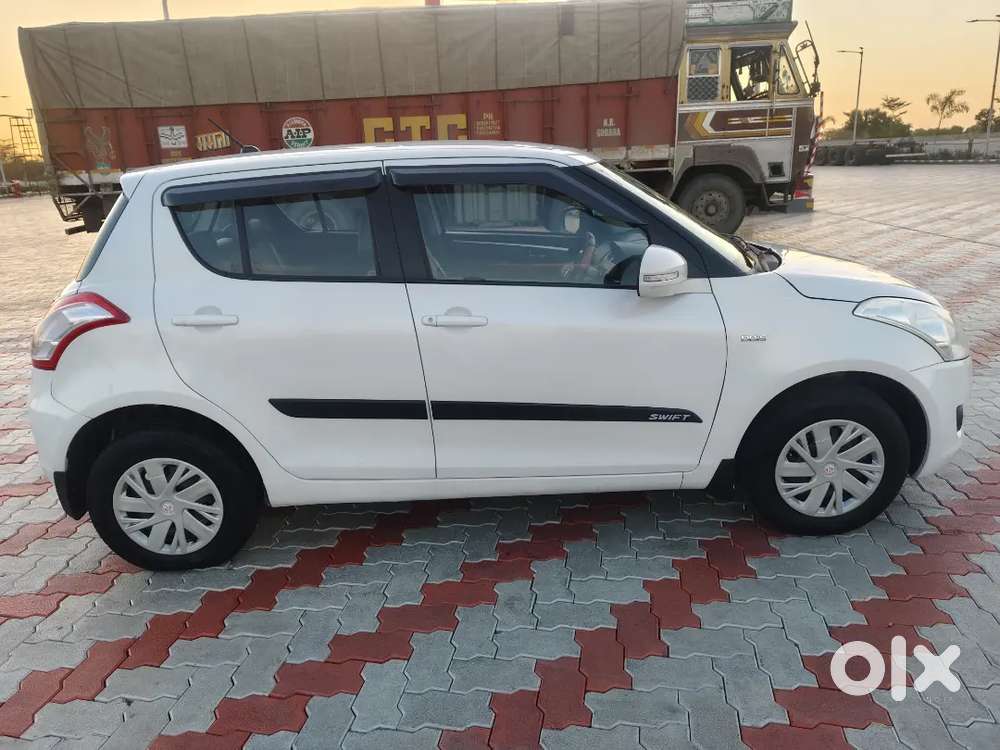 Well Maintained, Geranted Km , Insurance Chalu