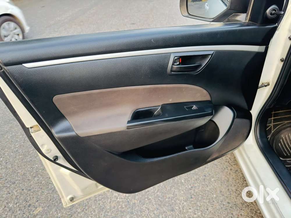 Maruti Suzuki Swift Lxi Optional-o, 2017, Petrol