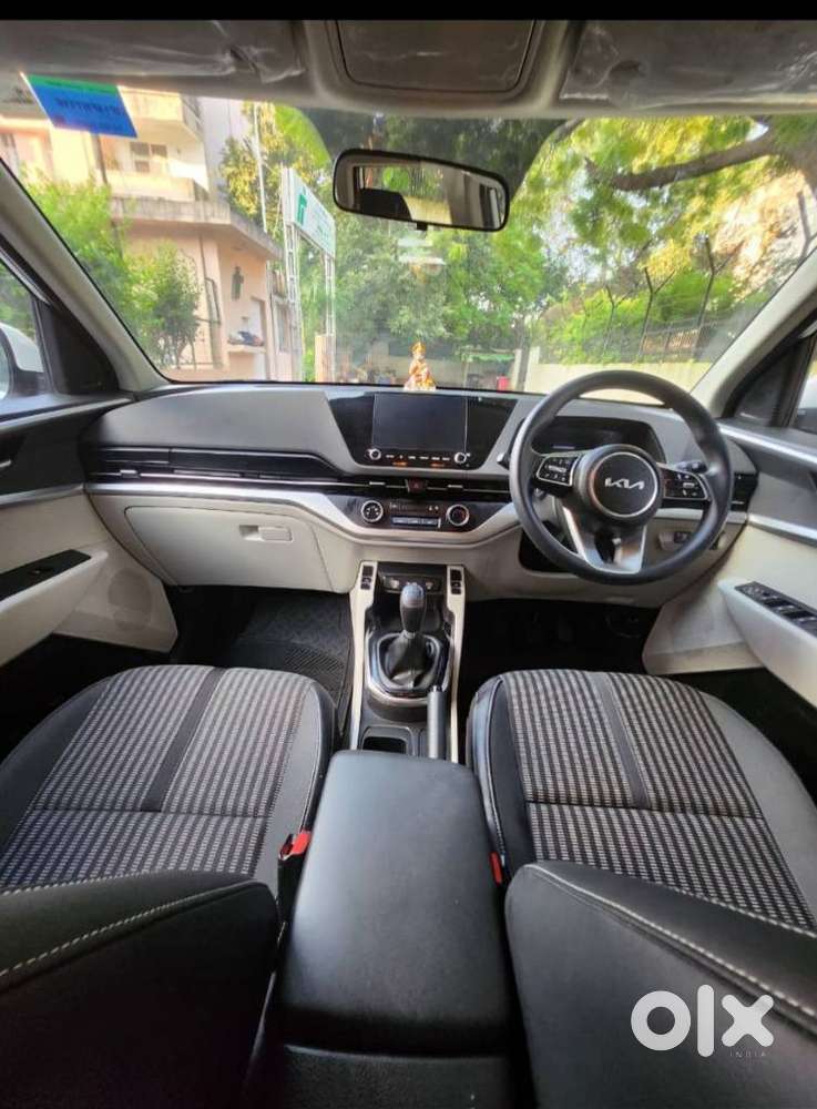 Kia Carens 1.4 Prestige 7 Str, 2023, Petrol