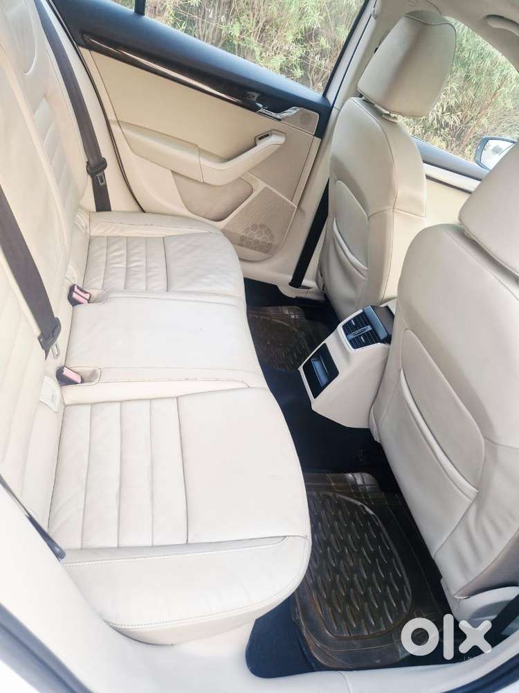Skoda Octavia Ambition 2.0 Tdi At, 2014, Diesel