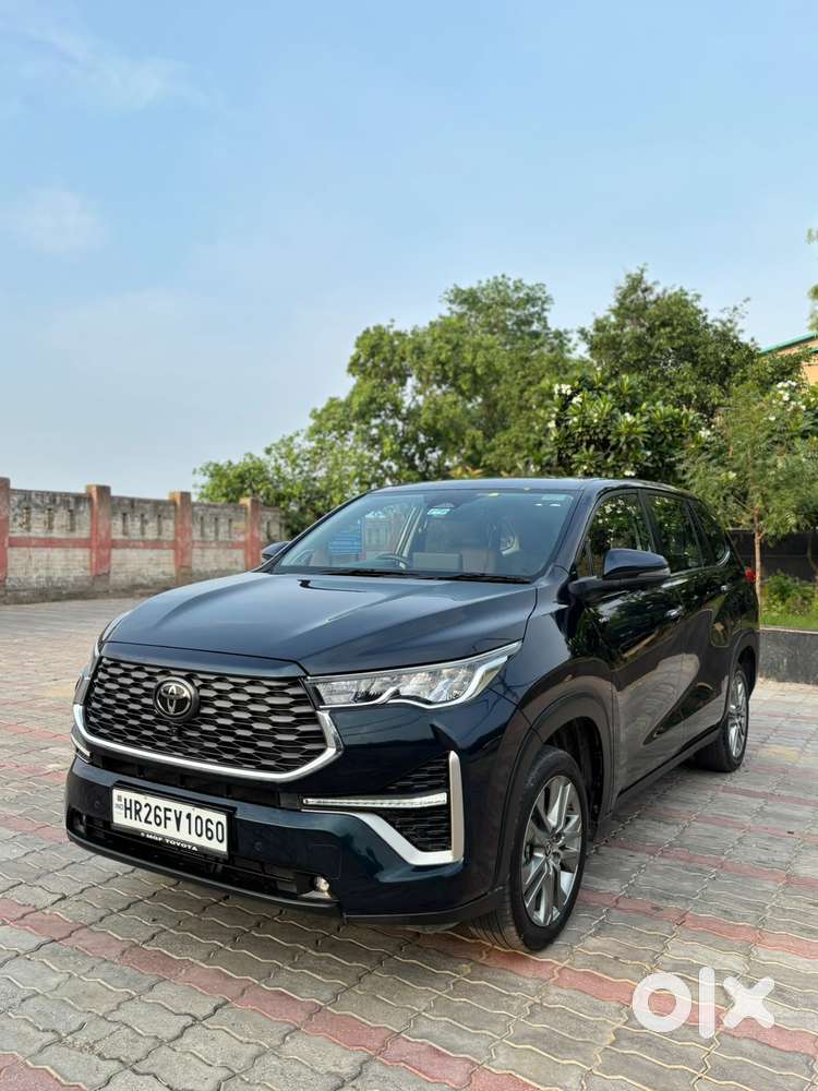 Toyota Innova Hycross 2.0 Zx (o) Hybrid 7 Str, 2025, Petrol