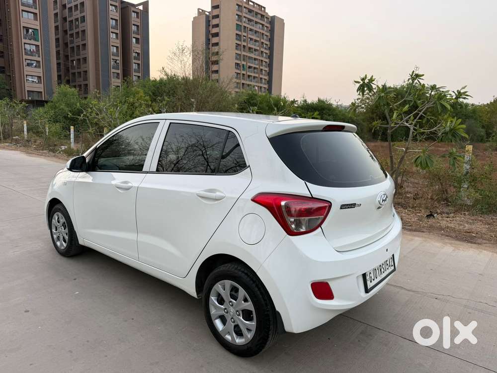 Hyundai Grand I10 1.2 Crdi Sportz Option, 2016, Petrol