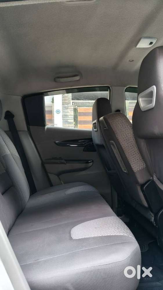 Mahindra Kuv 100 2016-2017 Mfalcon G80 K8 5str, 2017, Petrol