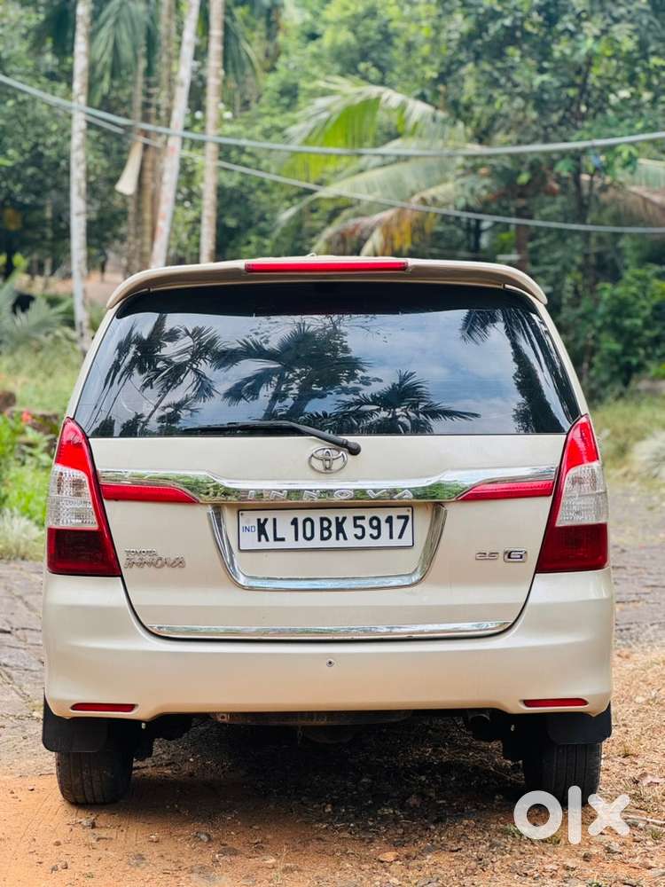 Toyota Innova 2014