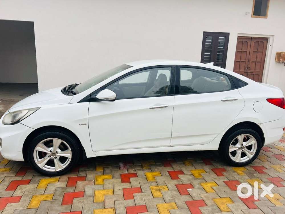 Hyundai Verna 2012 Diesel 150000 Km Driven