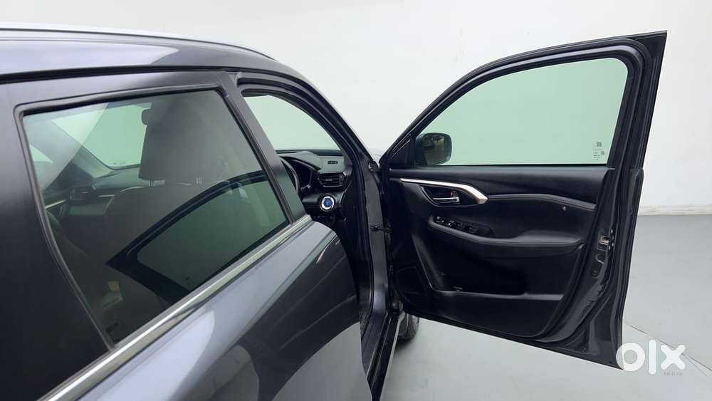 Maruti Suzuki Grand Vitara 1.5 Zeta Plus Intelligent Hybrid Ecvt, 20..