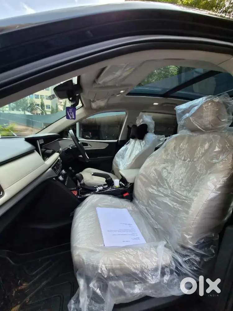 Mahindra Xuv700 25 Petrol