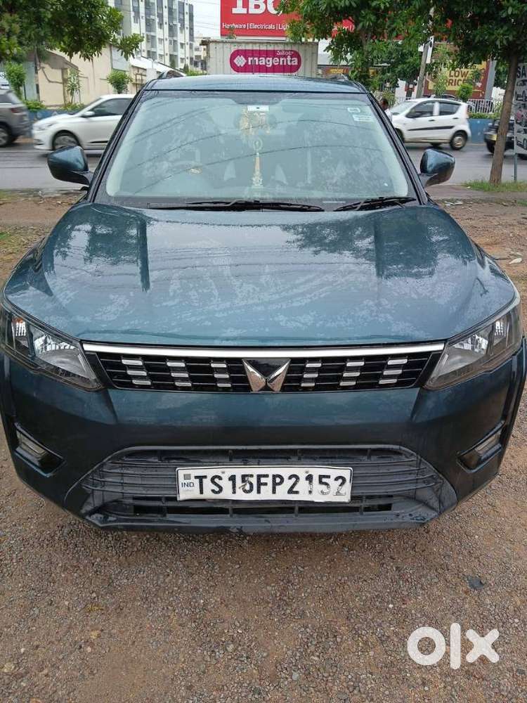 Mahindra Xuv300 W6, 2023, Petrol