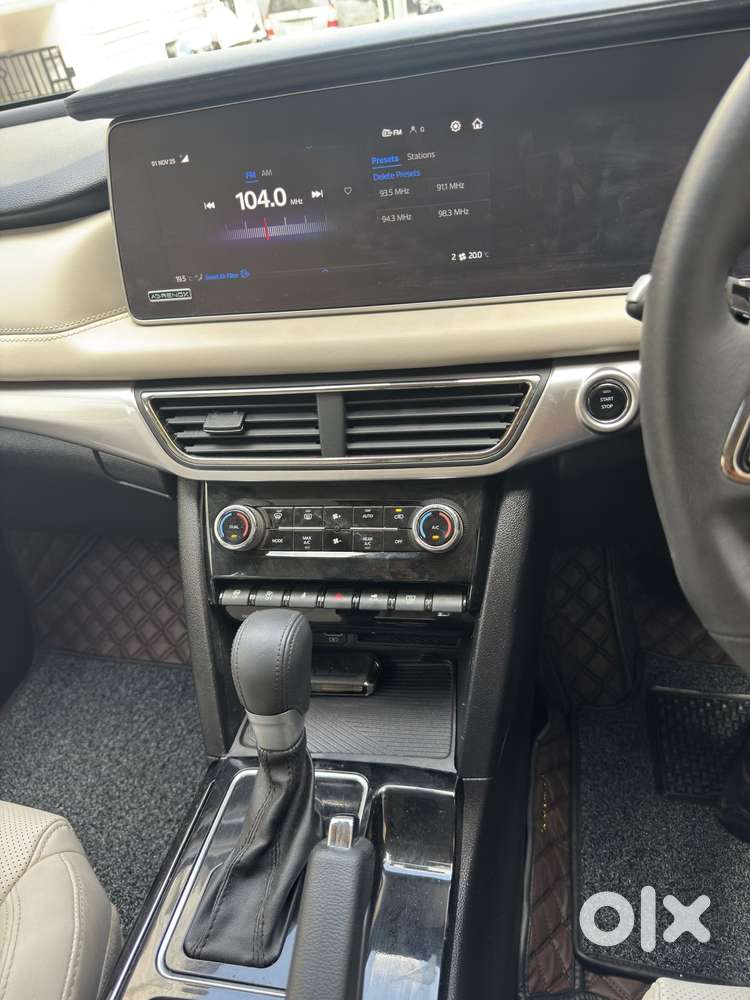 Mahindra Xuv700 2.0 Ax 7 Petrol At Str, 2024, Petrol