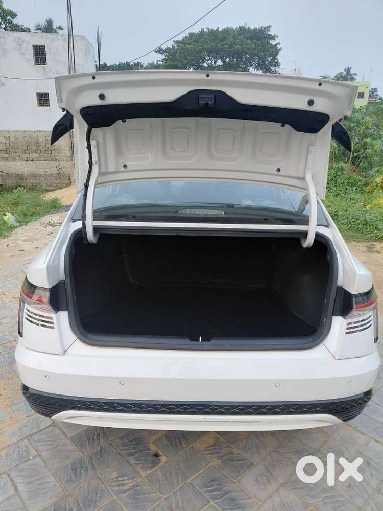 Hyundai Verna Sx (o) 1.5 Vtvt Ivt [2023 - 2026], 2026, Petrol
