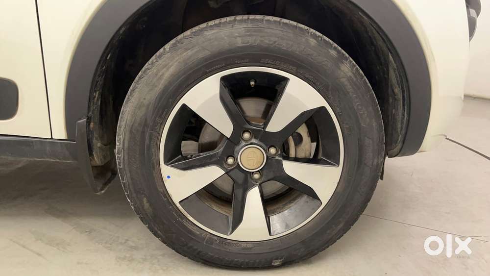 Tata Nexon 1.2 Revotron Xza Plus (l), 2018, Petrol