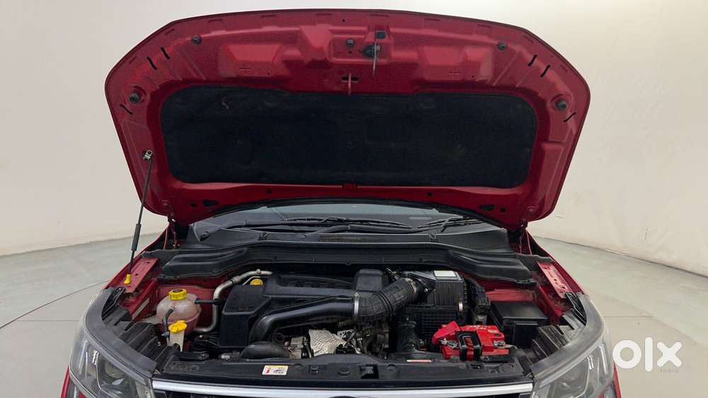Mahindra Xuv300 W8 (o) 1.5 Diesel Amt Dual Tone, 2021, Diesel