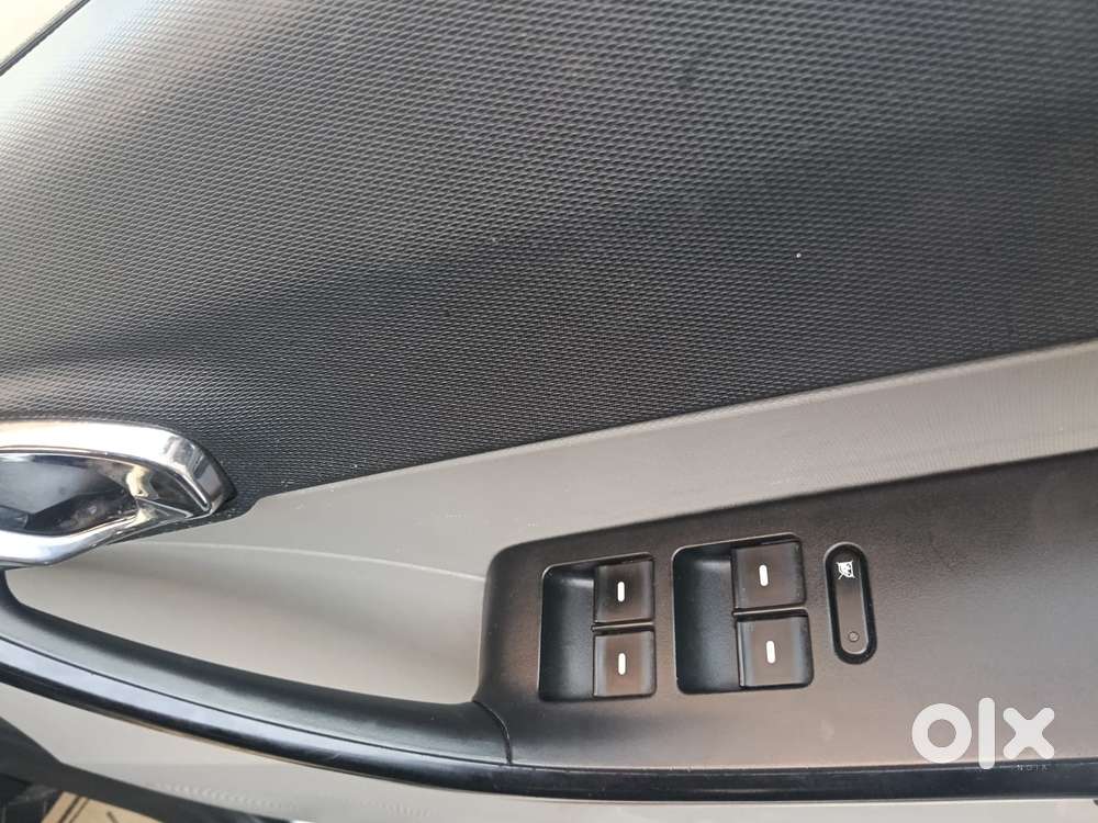 Tata Tiago 1.05 Revotorq Xz, 2016, Petrol