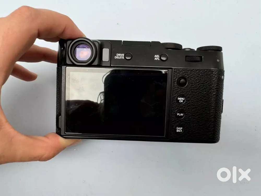 Fujifilm X100V 26.1MP Compact Camera - Black MINT - - Cameras